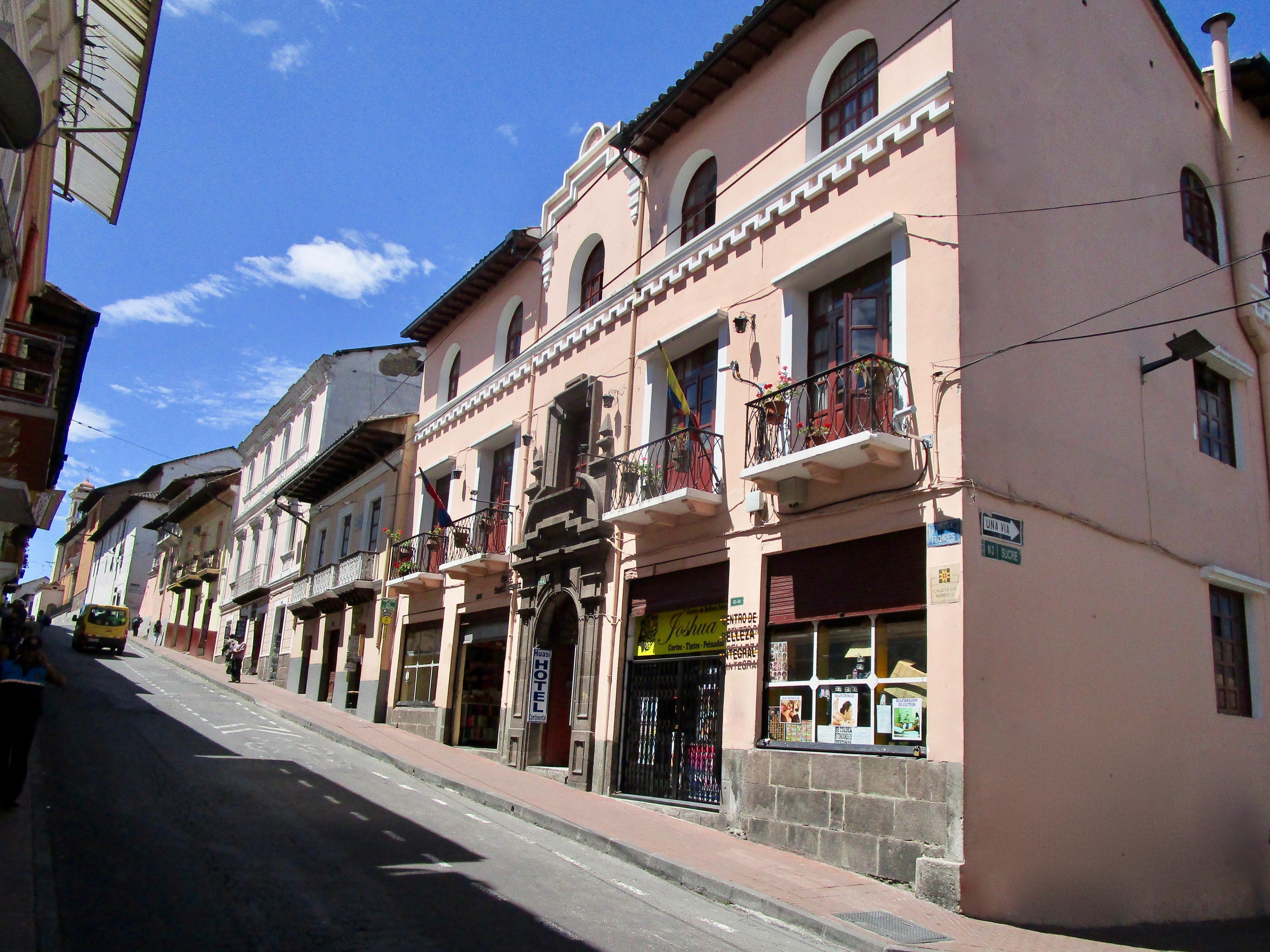 Hotel Huasi Continental Quito Exterior photo